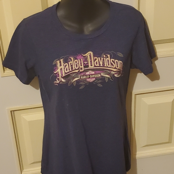 Shirts - Picture 2 of 9